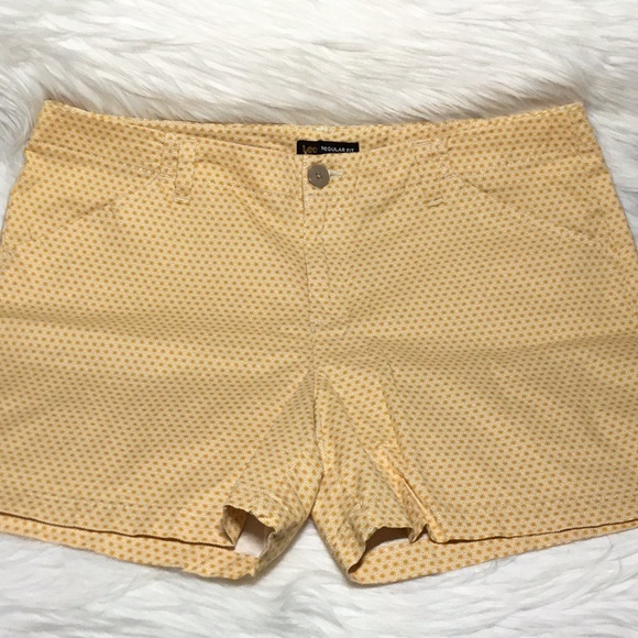 Lee Pants - Lee Regular Fit Mid Rise Geometric Daisy Print Shorts, 16 Medium
